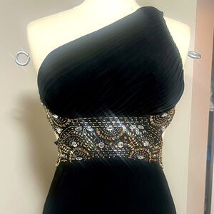 Elegant Black Evening Gown